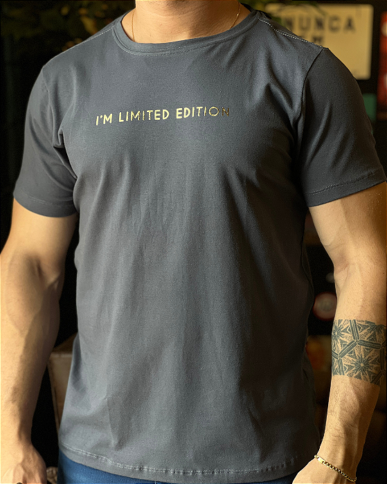 Camiseta I"m Limited Edition Chumbo Red Feather