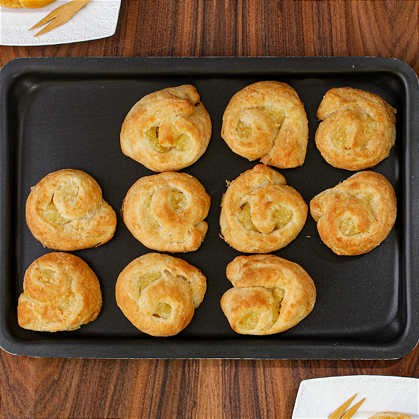 Mini Pão Doce de Creme com Coco Caixa