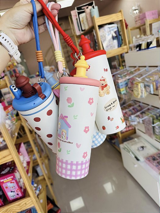 Copo térmico 800 ml c/ pingente e alça