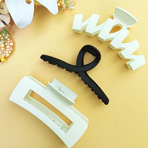 Kit com 3 presilhas grande prendedor de cabelo piranha grampo blogueira cor Branca e Preta