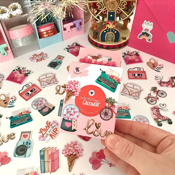 Adesivo na Caixinha - Buendia - Loves in the air