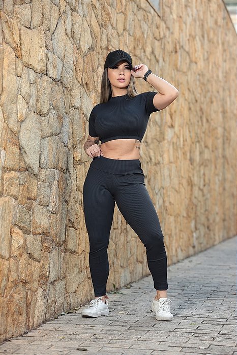 CJ46008 - Conj. Calça e Top Poliamida Canelado Manga Curta - Preto