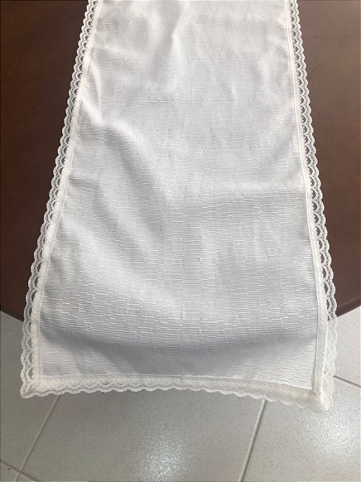 trilho branco com renda