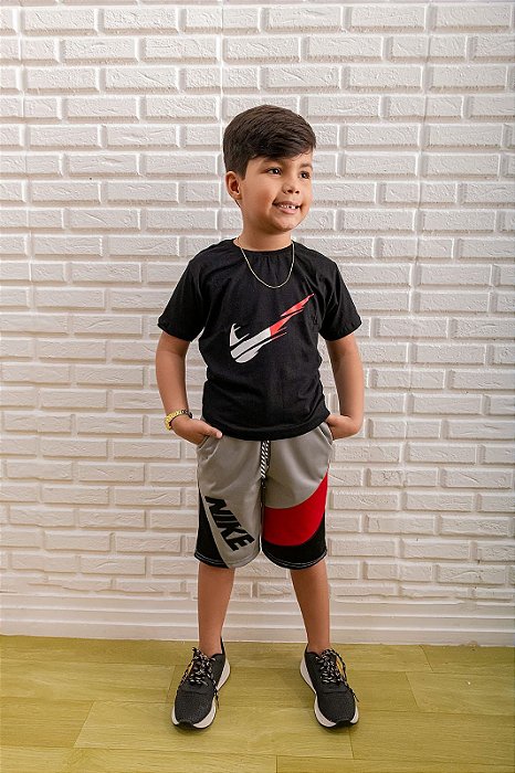 Conjunto Blogueirinho Nike Tam.4