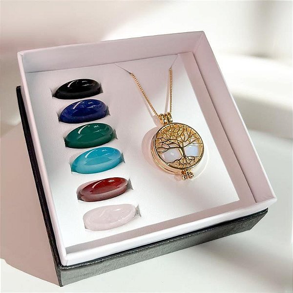 Colar Arvore da vida dourado com 7 pedras