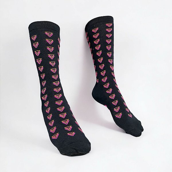 Meia Cano Alto Triângulo Rosa Fundo Preto