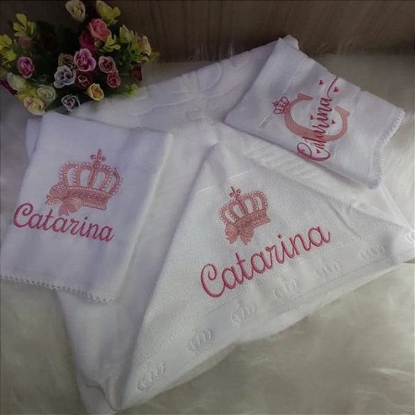 kit 1 toalha de banho + 2 fraldinhas (personalizado)