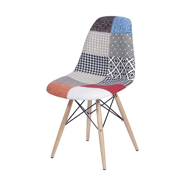 Cadeira Eames DKR Revest. Tecido Patchwork Base Madeira