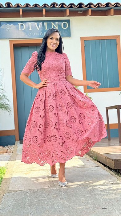 Vestido em Laise Bordada (Rosa)