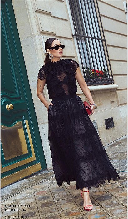 Blusa em Tule Preto e Saia Longa em Tule Preto