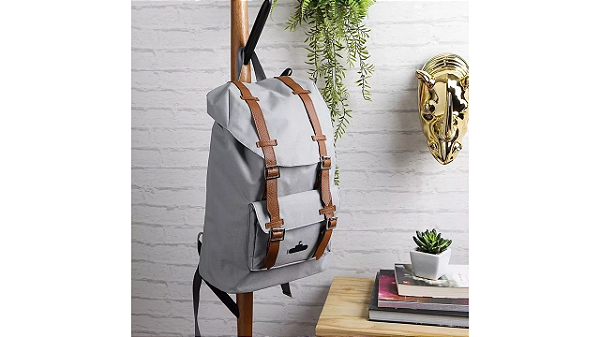 Mochila Aventureiro Cinza com Tiras de Couro Sintético – Submarino