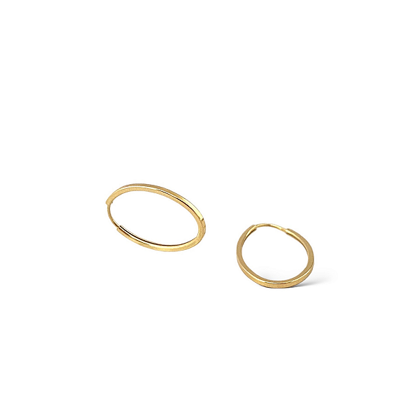 BRINCO OVAL 01 EM OURO 18K