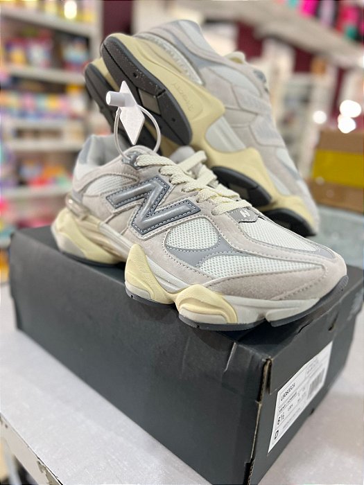 Tênis  New Balance 9060 ( ⚠️ Tamanho: 37 Br ) - pronta entrega