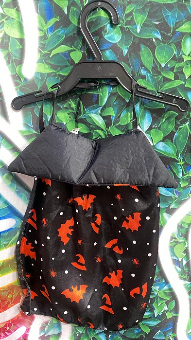 Roupa Capa Preta Morcegos Vermelhos P