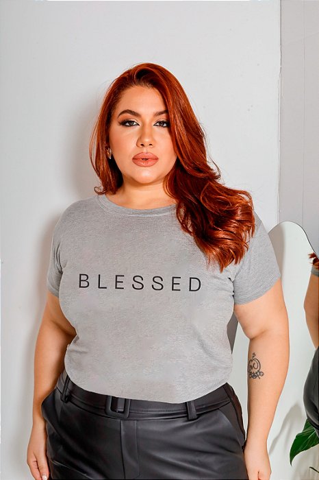 T-SHIRT PLUS SIZE BLESSED DTF CINZA