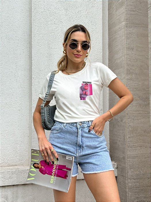 T-SHIRT VERGONHA DIVERTIDAMENTE DTF BRANCO