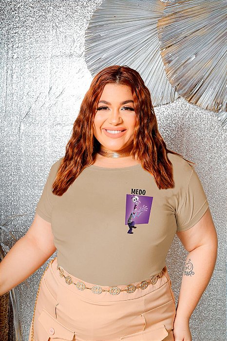 T-SHIRT PLUS SIZE MEDO DIVERTIDAMENTE DTF BEGE XG
