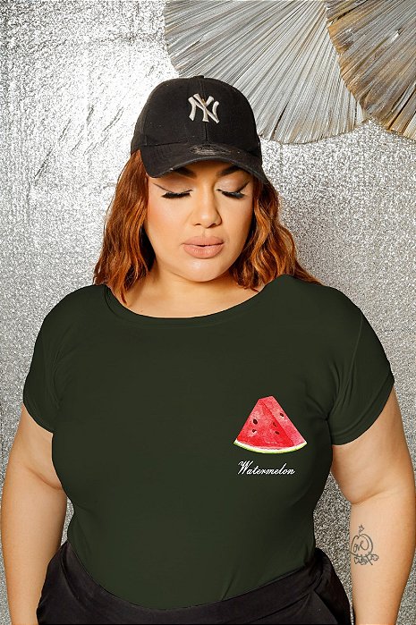 T-SHIRT PLUS SIZE MELANCIA DTF VERDE MILITAR XG