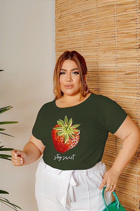 T-SHIRT PLUS SIZE MORANGO STAY SWEET DTF VERDE MILITAR XG