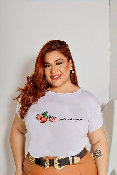 T-SHIRT PLUS SIZE MORANGOS STRANWBERRY DTF BRANCO XG
