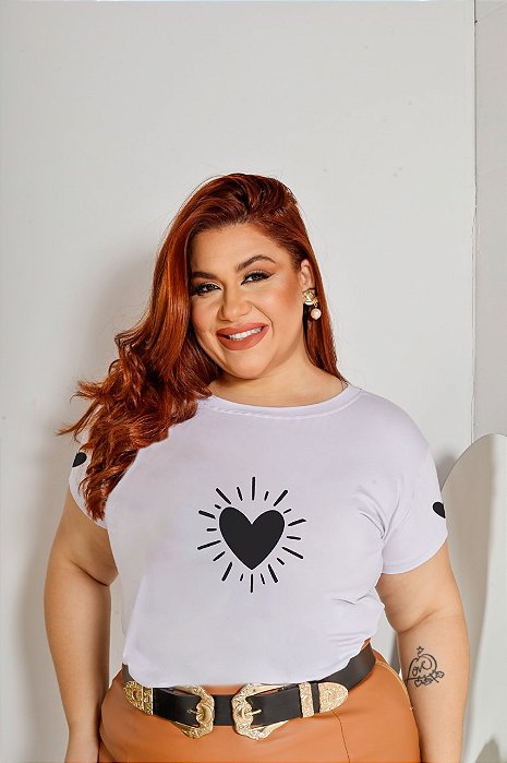 T-SHIRT PLUS SIZE CORAÇÕES DTF BRANCO XG