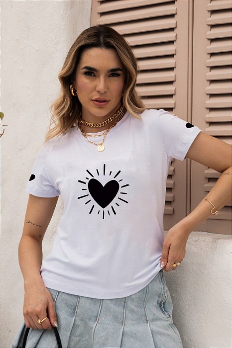 T-SHIRT CORAÇÕES DTF BRANCO