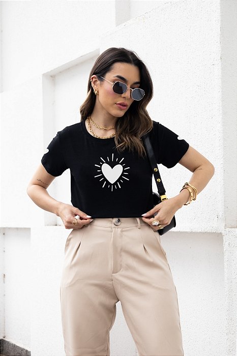 T-SHIRT CORAÇÕES DTF