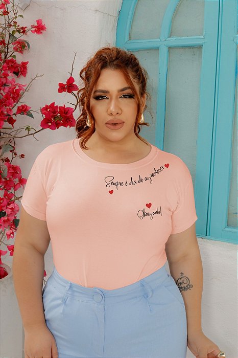 T-SHIRT PLUS SIZE SEMPRE É DIA DTF ROSA BEBÊ XG
