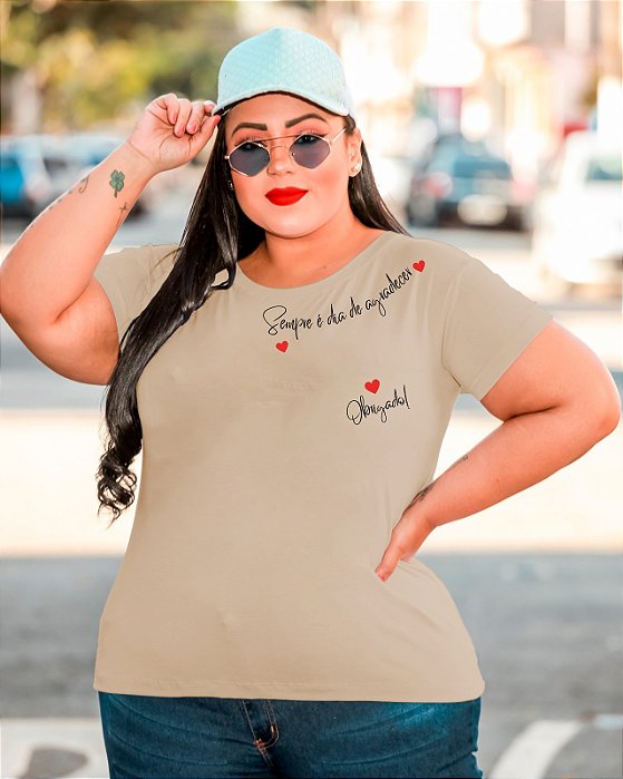T-SHIRT PLUS SIZE SEMPRE É DIA DTF BEGE XG