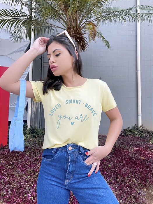 T-SHIRT YOU ARE LOVED DTF AMARELO BEBÊ