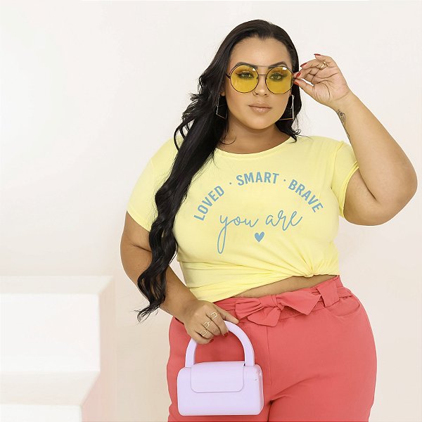 T-SHIRT PLUS SIZE YOU ARE LOVED DTF AMARELO BEBÊ XG