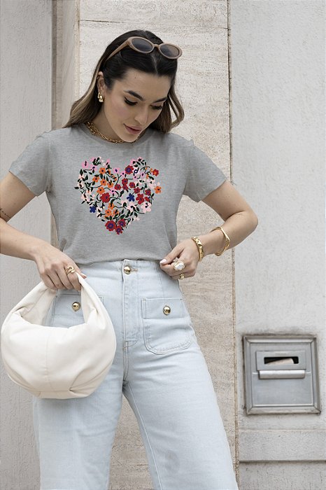 T-SHIRT FLORES CORAÇÃO DTF CINZA
