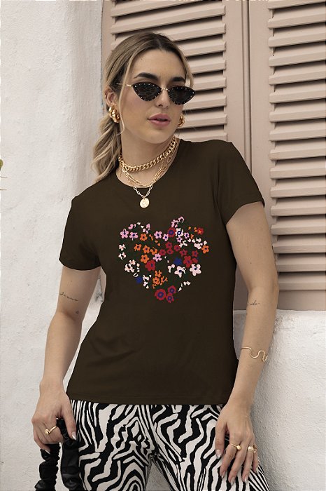 T-SHIRT FLORES CORAÇÃO DTF CHOCOLATE