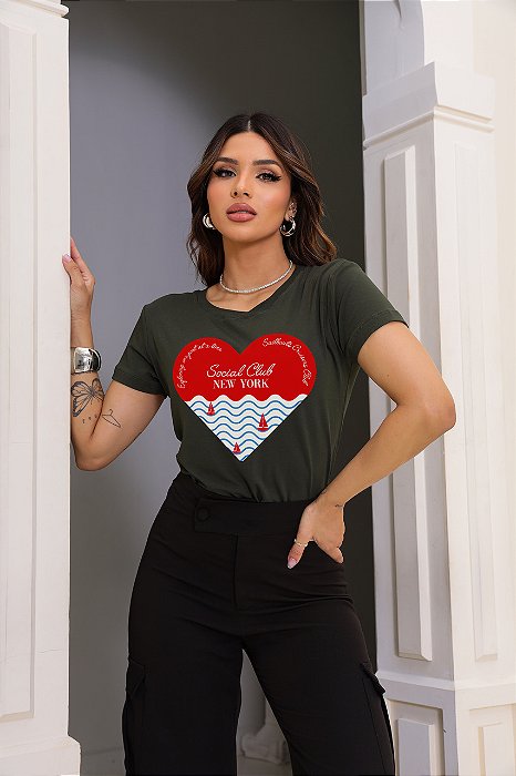 T-SHIRT ONDAS CORAÇÃO NEW YORK DTF VERDE MILITAR