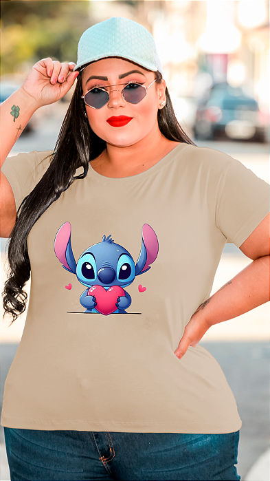 T-SHIRT PLUS SIZE STITCH CORAÇÃO DTF BEGE XG