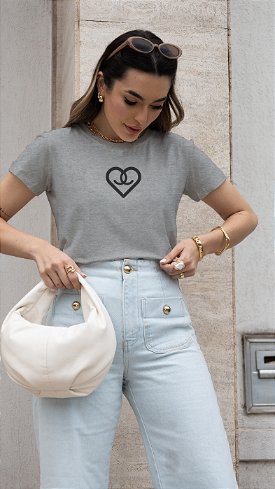 T-SHIRT CORAÇÃO CHANEL DTF CINZA