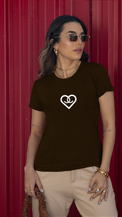 T-SHIRT CORAÇÃO CHANEL DTF CHOCOLATE