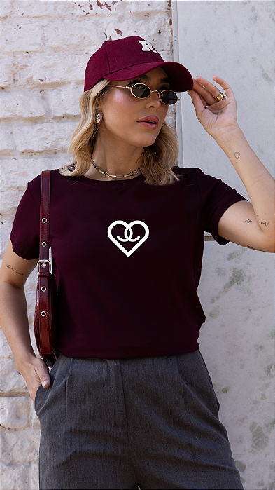 T-SHIRT CORAÇÃO CHANEL DTF MARSALA