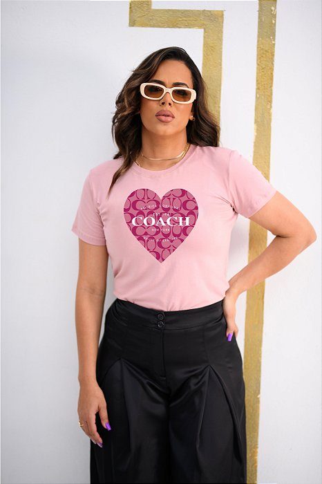 T-SHIRT CORAÇÃO COACH DTF ROSA BEBÊ