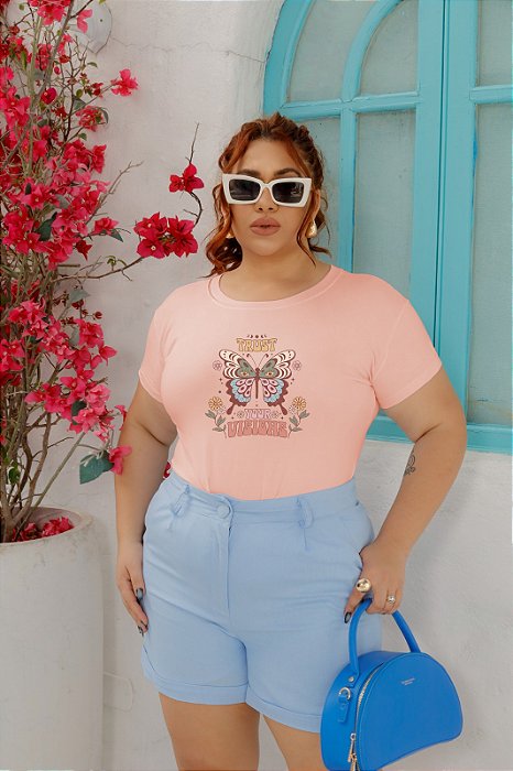 T-SHIRT PLUS SIZE TRUST VISION BORBOLETA DTF ROSA BEBÊ XG