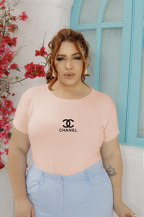 T-SHIRT PLUS SIZE CHANEL DTF ROSA BEBÊ XG