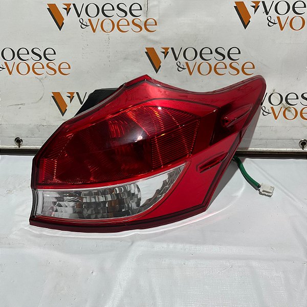 LANTERNA TRASEIRA DIREITA TOYOTA YARIS XS HATCH 2021 ORIGINAL CODIGO TOYOTA 815510DA10