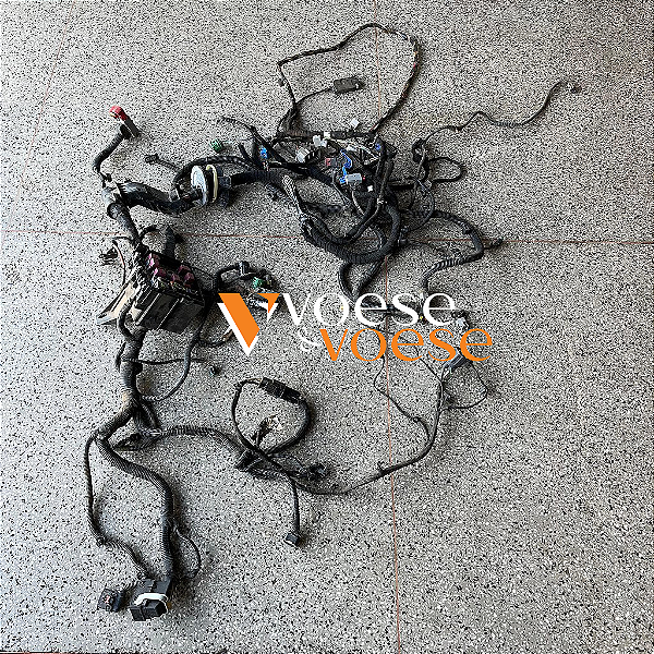 CAIXA FUSÍVEL COM CHICOTE FIAT TORO VOLCANO 270 1.3 TURBO 2023 AUTOMATICO CODIGO FIAT 52150414 OBS ( POSSUI PLUG CORTADO )