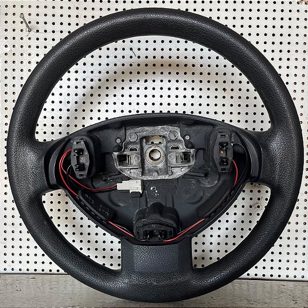 VOLANTE RENAULT CLIO AUT 2015 ( COM DETALHES )