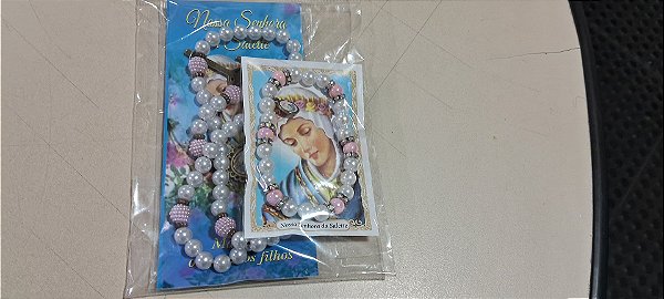 Terço e Pulseira de Pérola Branca e Rosa com Folheto da Reza do Terço Nsra Salette