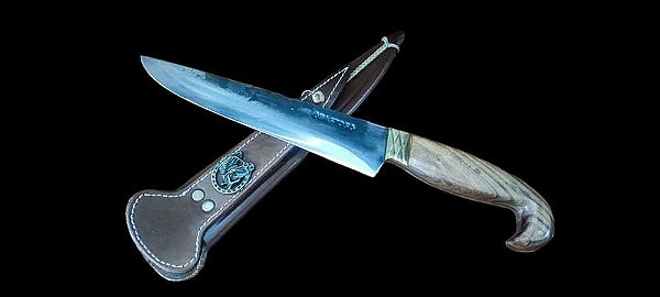 Faca Artesanal Estilo Tradicional  em Aço Carbono 1070 8”