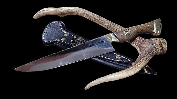 Faca Artesanal com Lâmina de 8” - Precisão e Elegância em Cada Corte