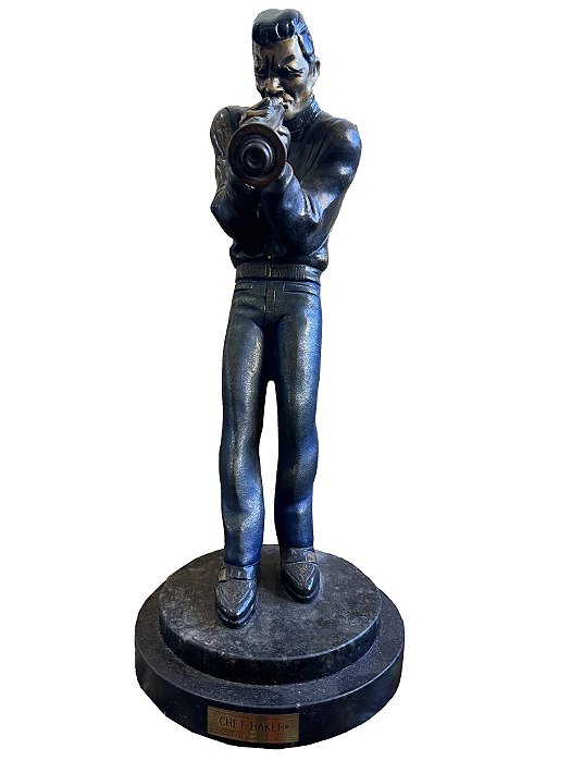 Otto Dumovich - Trompetista Chet Baker - Escultura em bronze 51x15x24cm (medidas totais)