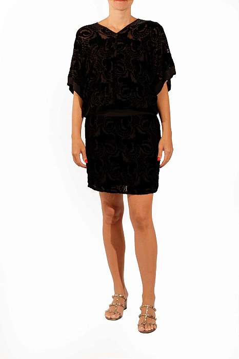 Vestido Curto Le Lis Blanc Preto Veludo e Renda