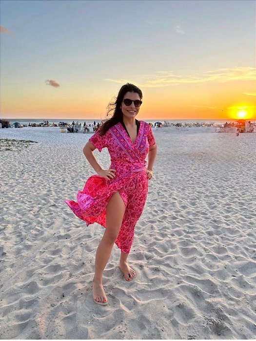 Vestido Saída de Praia Bhava Rosa Floral Seda Indiana Envelope